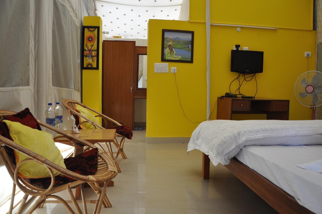 Tatva Bir Tents And Hotel Kangar Luaran gambar